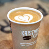 Specialtrykt BIO-enkeltlagspapkrus med logo af 'Kristians Kaffe'