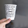 Specialtrykt 240 ml bio-dobbeltlagspapkrus med 'Dan & Decarlo' logo
